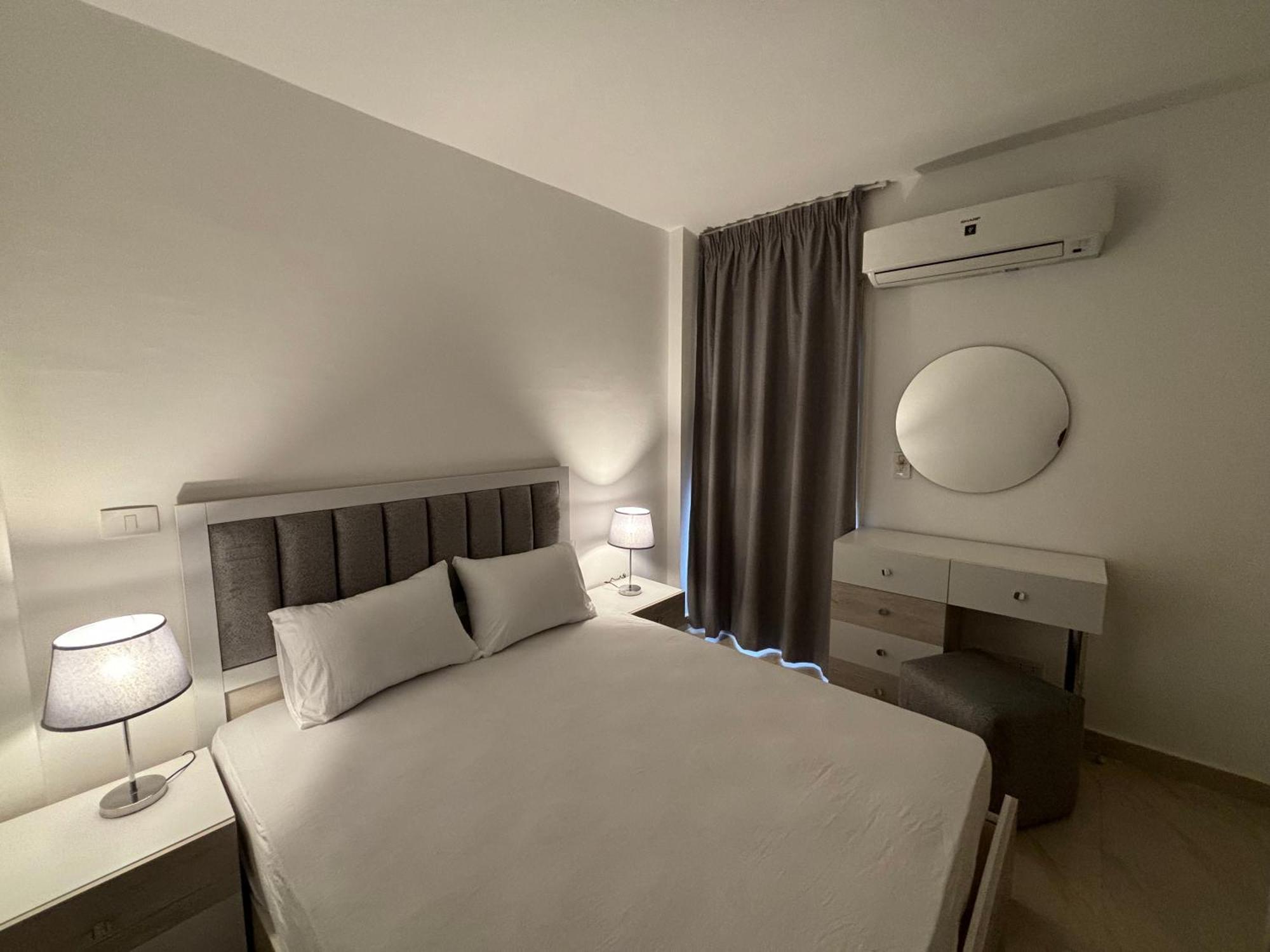 Luxury Inn: 2br Prime Location In B12 Appartement *