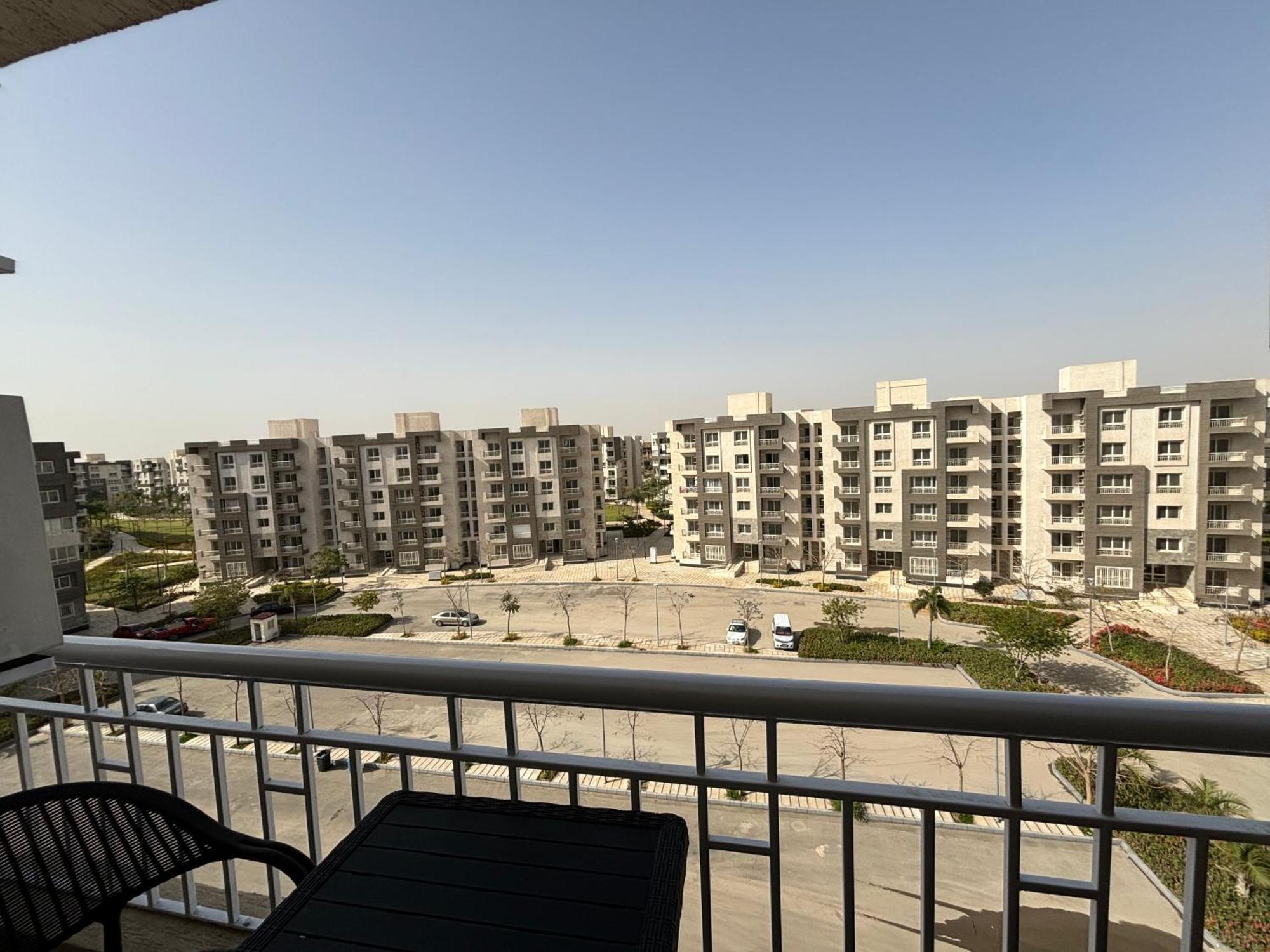 Luxury Inn: 2br Prime Location In B12 Appartement *