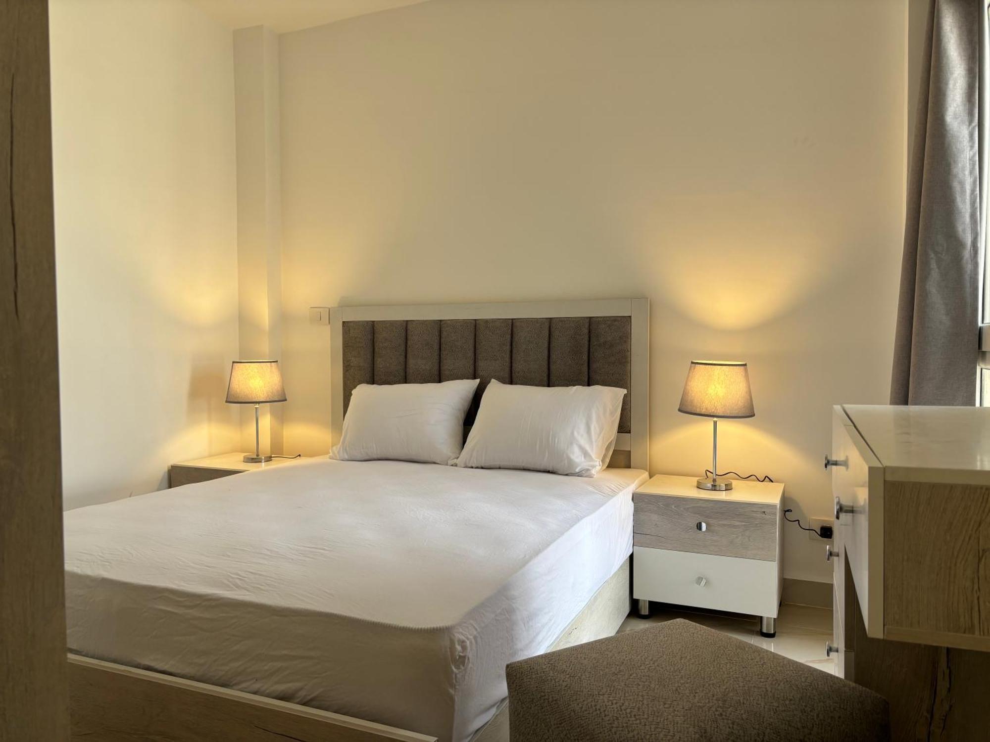 Luxury Inn: 2br Prime Location In B12 Madinaty