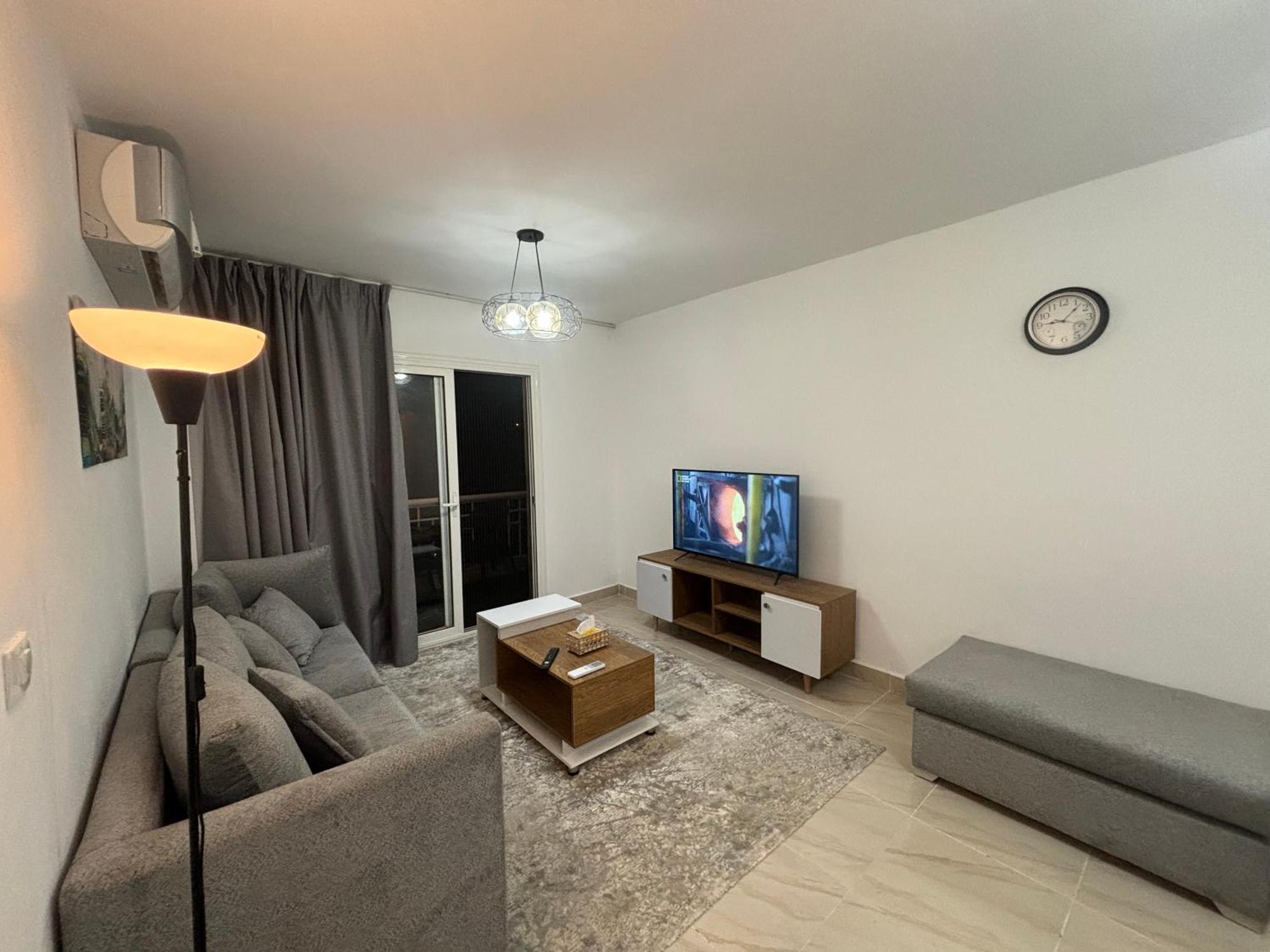 Appartement Luxury Inn: 2br Prime Location In B12 Madinaty