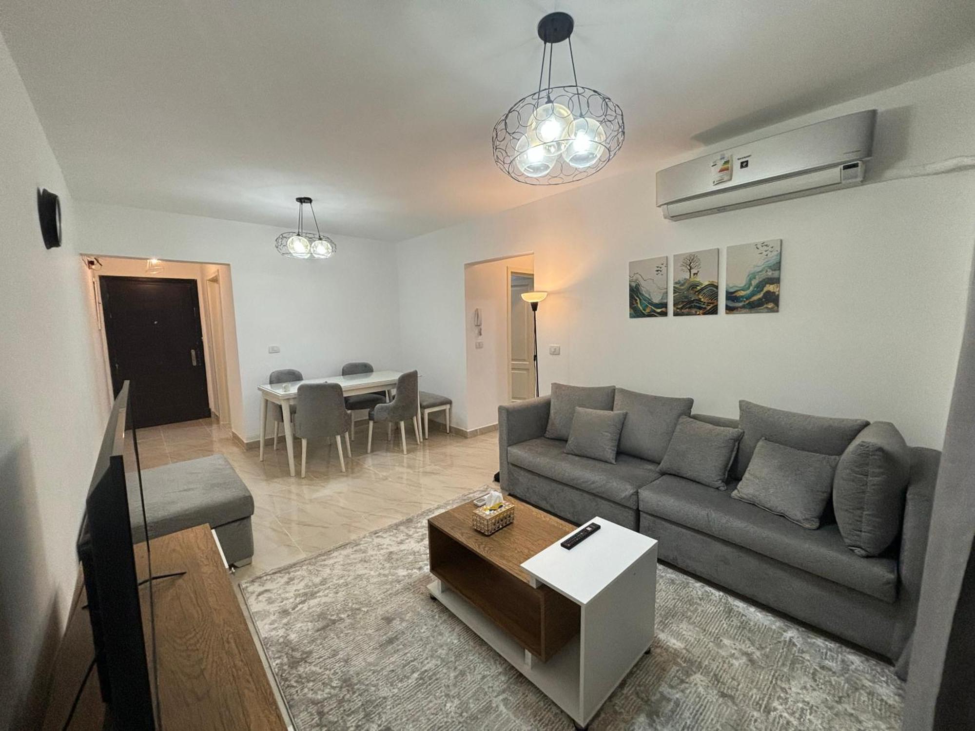 Luxury Inn: 2br Prime Location In B12 Madinaty