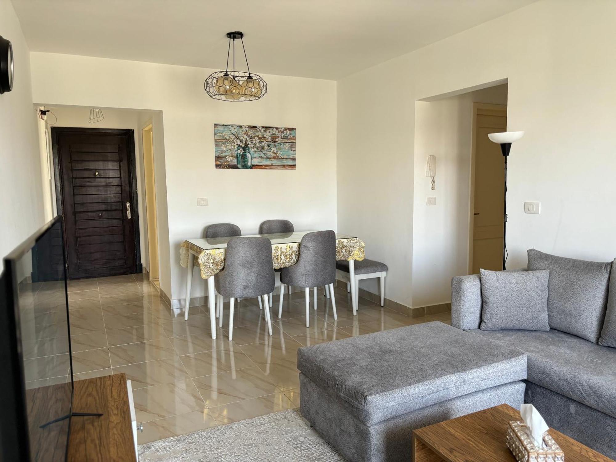 Appartement Luxury Inn: 2br Prime Location In B12